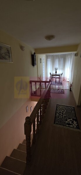 Casa de vanzare cu 3 camere in Poiana Campina