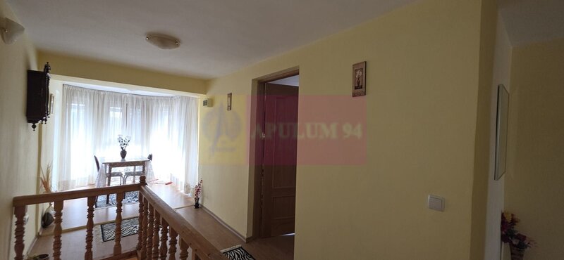 Casa de vanzare cu 3 camere in Poiana Campina