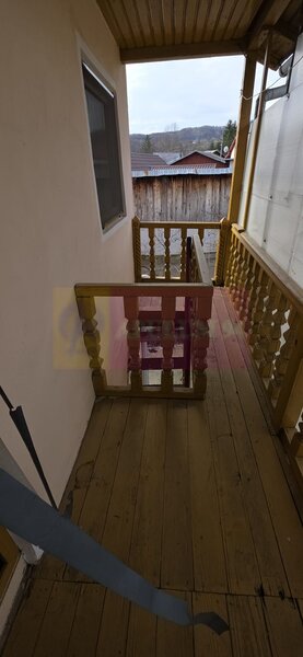 Casa de vanzare cu 3 camere in Poiana Campina