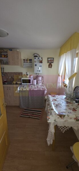Casa de vanzare cu 3 camere in Poiana Campina