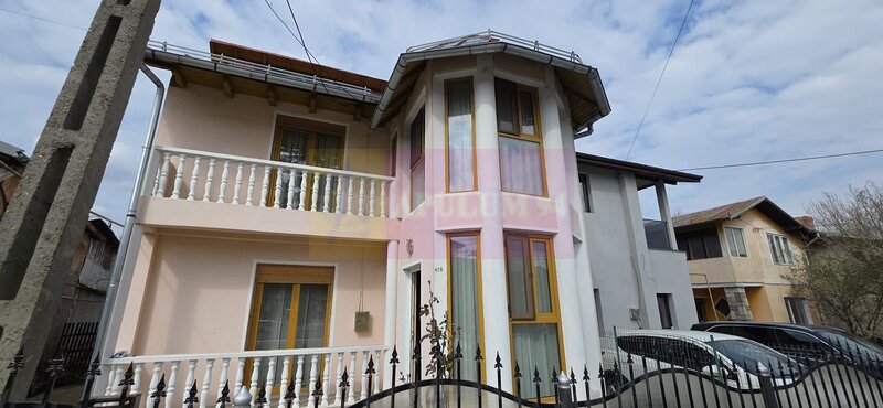 Casa de vanzare cu 3 camere in Poiana Campina