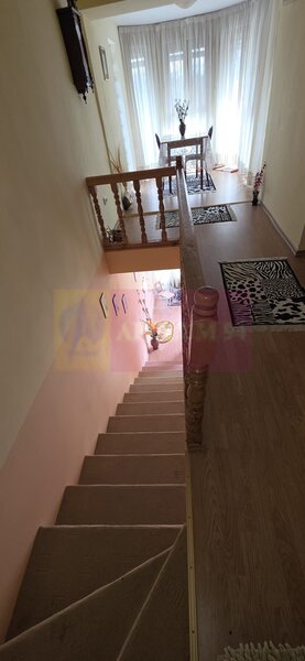 Casa de vanzare cu 3 camere in Poiana Campina